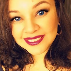 Meet your Posher, Ileana